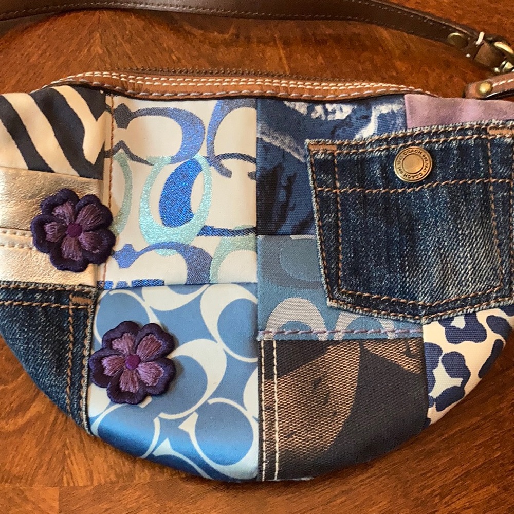 🌸 Denim crossbody coach purse 👜 🌸